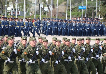 Niemiecki ekspert alarmuje: setki tysięcy rosyjskich żołnierzy na Białorusi