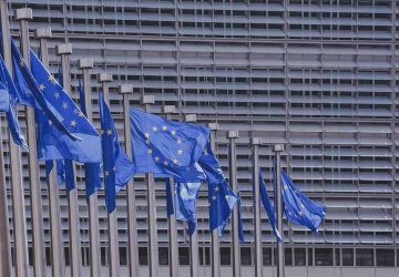 Beata Szydło krytykuje propozycję KE ws. aut spalinowych: „To gospodarcza katastrofa”