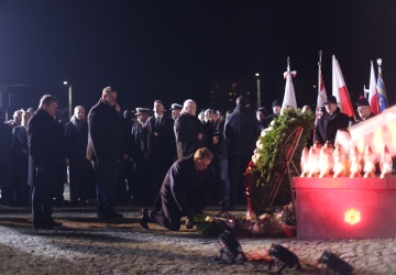 Bez Grudnia'70 nie byłoby Solidarności. A bez Solidarności nie byłoby upadku Muru Berlińskiego. Obchody 55. rocznicy Czarnego Czwartku