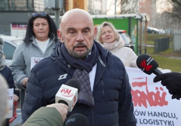 Pracownicy są przeciążeni, zmęczeni psychicznie i fizycznie. Handlowa Solidarność rozpoczęła akcję protestacyjną