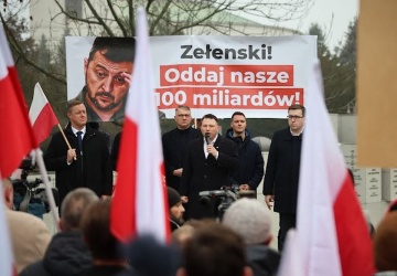 Mentzen do Zełenskiego pod Sejmem: Oddaj nasze 100 miliardów