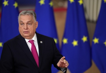 Orban: Twarde ograniczenia finansowe popychają Europę ku wojnie