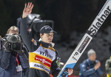 Domen Prevc wygrywa po raz piąty z rzędu. Jak wypadli Polacy?