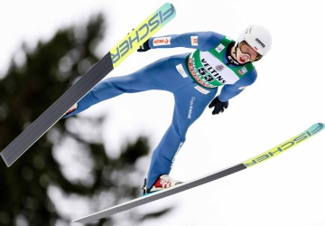 Blisko podium w Engelbergu! Kacper Tomasiak najlepszy z Polaków