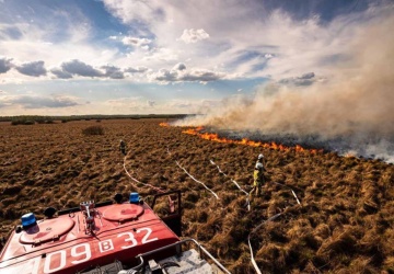 Pożar w Biebrzańskim Parku Narodowym. Prokuratura umorzyła sprawę