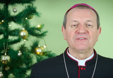 Życzenia Przewodniczącego KEP: narodził się jako Światłość dla pogubionych, Pokój dla niespokojnych [video]