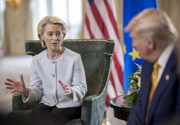 USA objęły sankcjami wizowymi byłego komisarza UE. Oburzenie w Brukseli