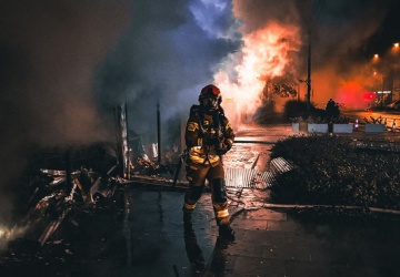 Pożar popularnego targowiska w Warszawie. Policja zatrzymała podejrzanego