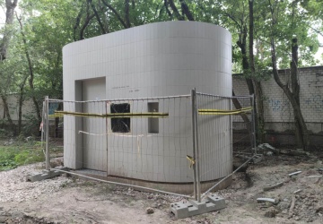 Luksusowe sławojki i ekologiczne fanaberie. Jak miasta marnują publiczne pieniądze