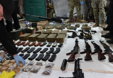Broń z frontu trafiała na czarny rynek. Ukraińska policja ujawniła proceder