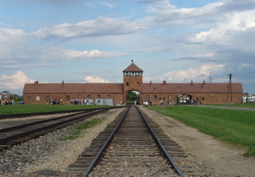 Polacy czerpali korzyści z mordowania Żydów. Tej skandalicznej książki nie wolno ignorować