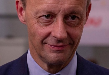 Tȟašúŋke Witkó: Polityczne niepokoje Friedricha Merza