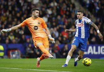 Joan Garcia bohaterem Barcelony. Szczęsny nie krył uznania