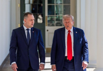 Nawrocki najlepszy w Polsce, Trump na świecie. CBOS ogłasza polityków roku 2025