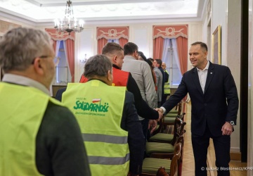 Prezydent Karol Nawrocki spotkał się z protestującymi rolnikami