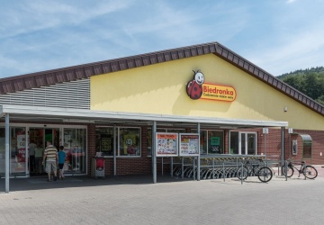 Pożar Biedronki w Polanowie. Potężna akcja służb