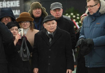 Prowokatorzy na miesięcznicy smoleńskiej. Mocne słowa prezesa PiS