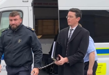 Ponad 500 dni aresztu za odmowę używania zaimków? Sprawa Enocha Burke'a