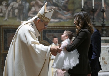 Leon XIV: chrzest jest światłem, pojednaniem i bramą nieba