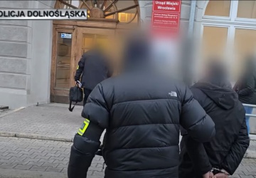 Afera korupcyjna we wrocławskim urzędzie. Śledczy ujawniają kulisy procederu