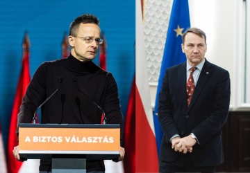 Szef węgierskiego MSZ: Radosław Sikorski to prowojenny agent Sorosa