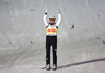 Dwóch Polaków w finale w Sapporo. Prevc triumfuje