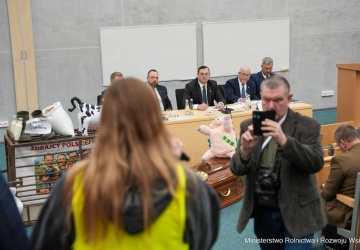Współpracownik ministra rolnictwa miał nazwał rolników szumowinami. „Przeproś, gnido!”