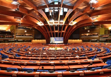 Rada Europy nie uderza w terapie konwersyjne tylko w wolność