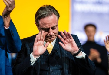 Premier Belgii wezwał przywódców UE do “rozprawienia się” z Komisją Europejską