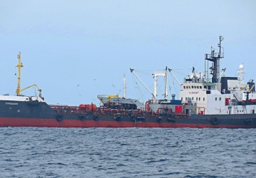 Rosyjska ropa bez nabywców. Tankowce Kremla krążą po oceanie