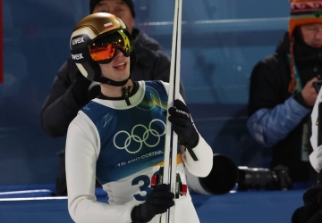 Igrzyska 2026. Srebrny medal Tomasiaka w skokach narciarskich