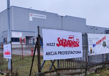Spór zbiorowy w bielskim Hutchinsonie. Solidarność oflagowała zakład