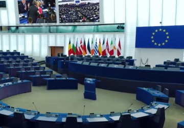 PE przegłosował ekstremalny cel klimatyczny na 2040 rok. Emisja ma spaść o 90 proc.