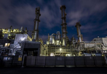 Niemiecka rafineria bije na alarm. Sankcje na Rosnieft zagrażają dostawom paliwa