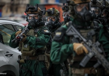 Ścigany w całej UE Gruzin zatrzymany w Polsce. Obława z udziałem kontrterrorystów