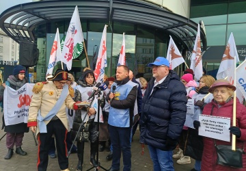 Traktują nas jak tanią siłę roboczą. Solidarność pisze do prezesa Carrefour Group w sprawie zwolnień