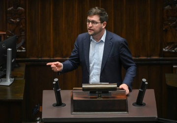 Klub PiS składa poprawki do projektu ustawy o SAFE