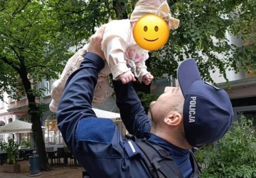 Prokuratura ściga policjanta, który zatrzymał Ukraińca podejrzanego o porwanie dziecka