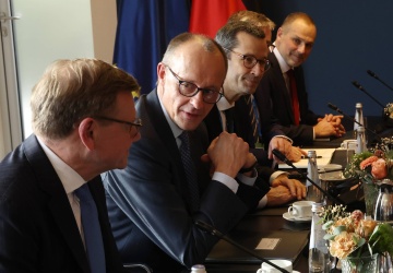 Niemcy krytykują Francję. Nie wydają wystarczająco dużo na obronność