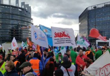 Przeciwko nadużyciom w podwykonawstwie i pośrednictwie pracy. Solidarność wzięła udział w proteście w Strasburgu