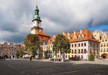 Radni odwołali starostę z KO w Karkonoszach. W tle śledztwo ws... sfałszowanej matury polityka