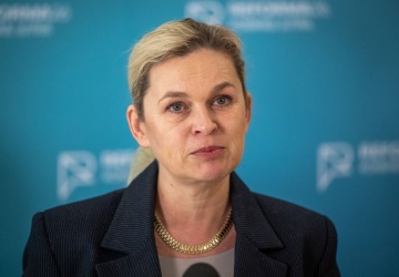 Nowacka: Rząd nie sfinansuje dodatkowych lekcji religii