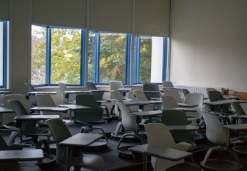 Nie tylko Collegium Humanum. Na wrocławskiej uczelni można było zaliczyć semestr w godzinę