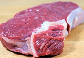 Skażona wołowina z Brazylii trafiła do UE. Jest reakcja Polski