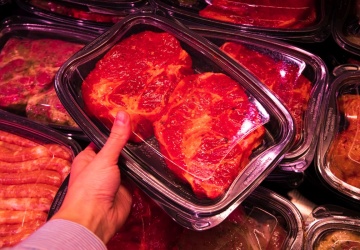 O napływie skażonej wołowiny z Brazylii wiedziano od października. Reakcja po miesiącach