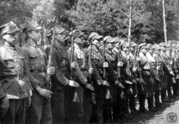 Tadeusz Płużański: Wyklęci przez komunę Żołnierze Niezłomni