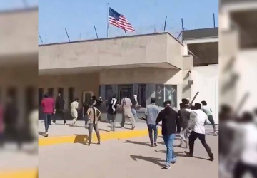 Szturm na konsulat USA w Pakistanie. Rośnie liczba ofiar