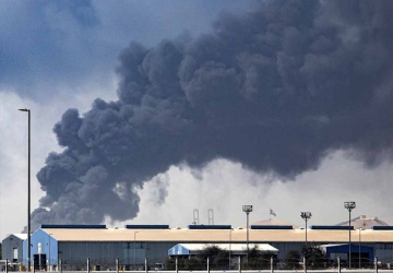 Minister obrony pojechał na wakacje do Dubaju. Wróci wojskowym samolotem