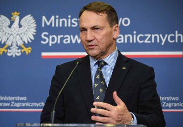 Co z ewakuacją Polaków z Bliskiego Wschodu? Sikorski odpowiada