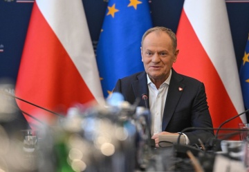 Tusk z radą dla Polaków: Kto nie musi, niech nie leci